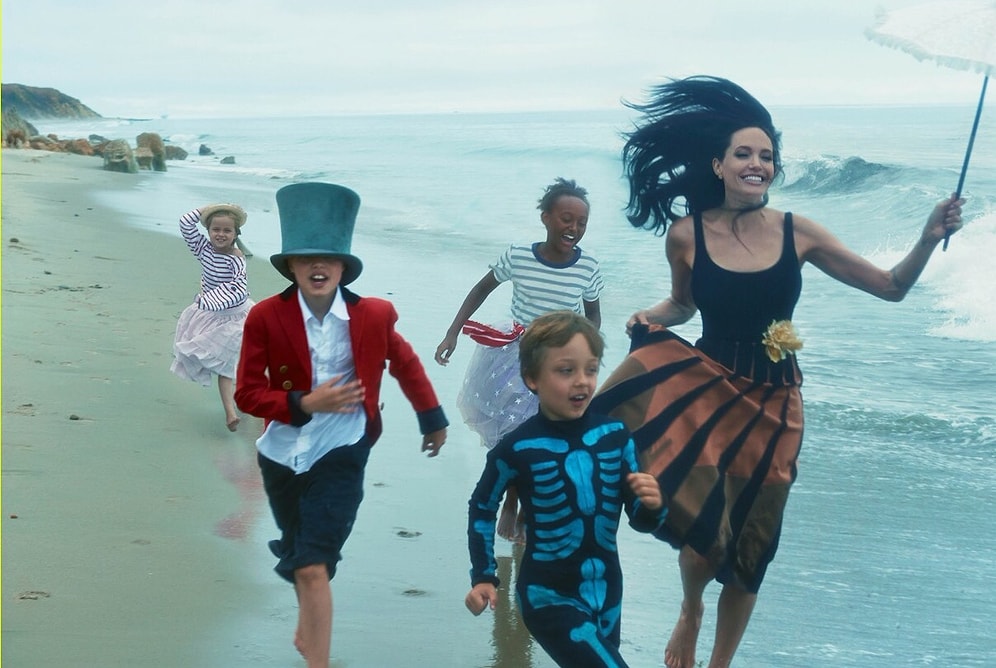 Ressam Bob Bile Böylesini Çizemezdi: Brangelina Çifti ve Altı Çocuklarının Mutlu Aile Tablosu