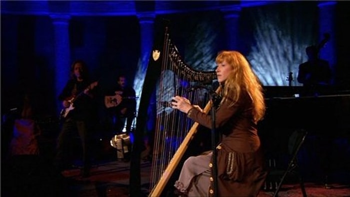 Çağımızın En Muhteşem Seslerinden Birine Sahip "Kelt Müziği" Sanatçısı Loreena McKennitt'ten 16 Muhteşem Şarkı