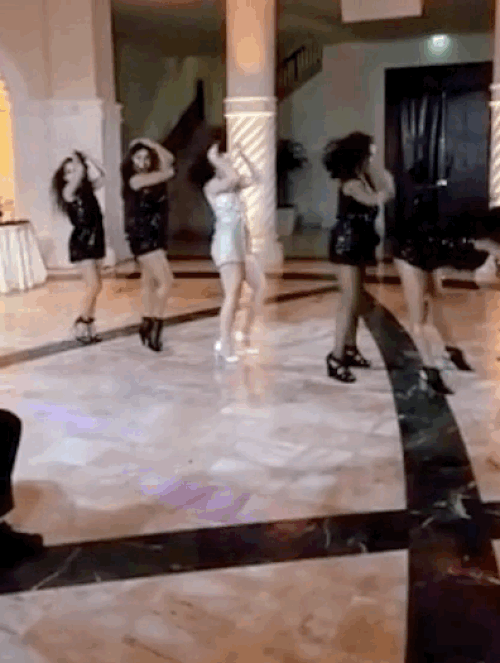 Renata Bresciani ve ekibi damadı coşturuyor. 🙈🙈🙈
