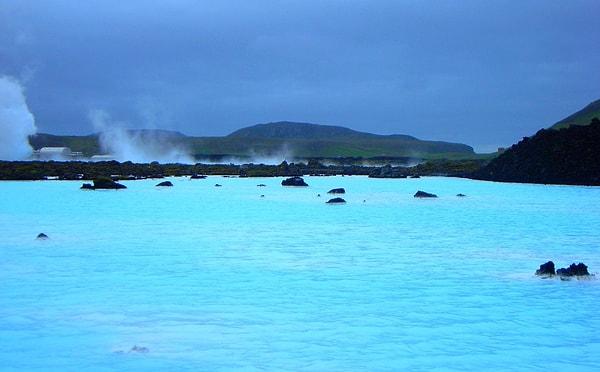 1. Başkent Reykjavik'e yaklaşık 40 km uzaklıkta olan bu jeotermal kompleks ülkenin en dikkat çeken yerlerinden biri.