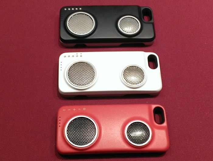 iPhone'u Yüksek Sesli Hoparlöre Kavuşturan Şarjlı Kılıf