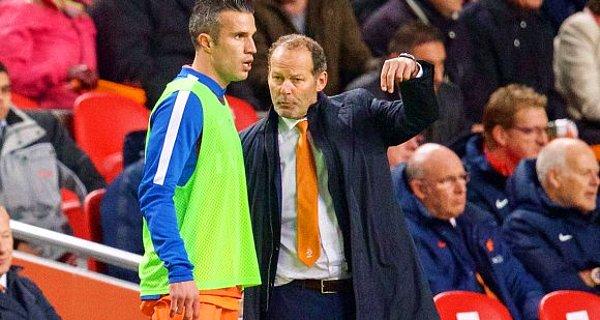 Danny Blind: "Van Persie, Sneijder'i örnek almalı"