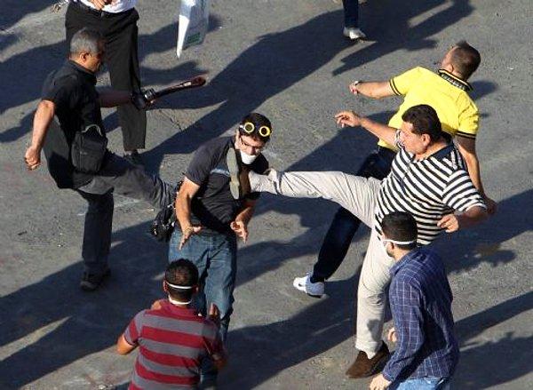 13. Gezi protestosunda polise taş atan eylemciye CHPli milletvekili Çetin Soysal'ın attığı tekme