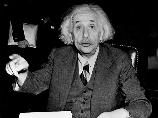 8. Albert Einstein, 1879-1955 – 11 миллионов $