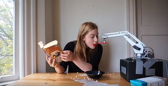 Gelecek Üşengeçler İçin Geliyor: Kahvaltı Hazırlayıp Yediren Makine