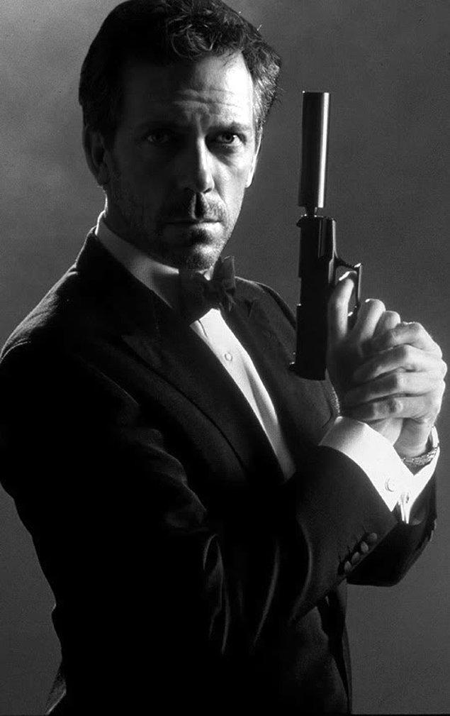 10. Hugh Laurie: Klasik Bond