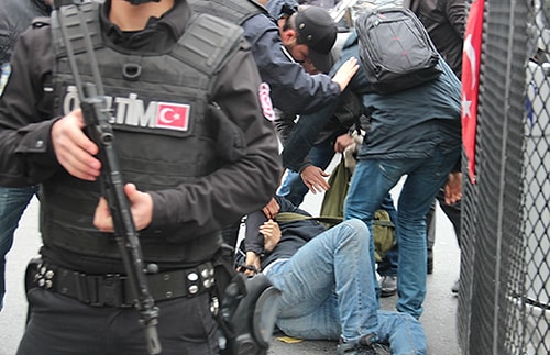 YÖK Protestosunda Gazeteciye Ters Kelepçe