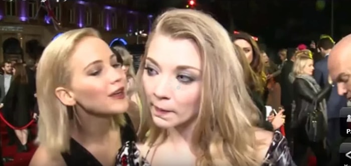 Jennifer Lawrence'ın, Natalie Dormer'u Yanlışlıkla Dudağından Öpmesi ve Sonrasında Tepkisi