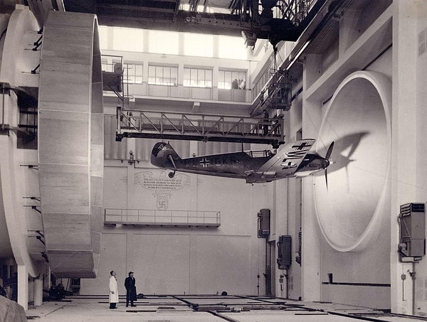 15. Nazi Almanyası'nda Bir Uçak Fabrikası