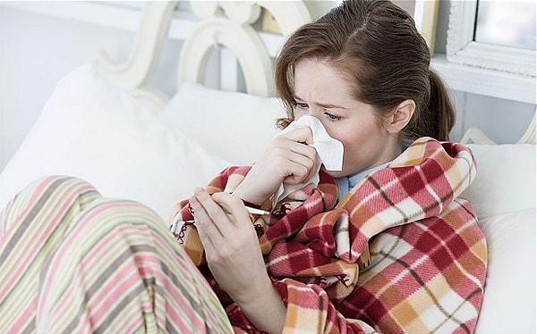 9. Lisede elden ele dolaştırılarak içilen sigara gibi vücuttan vücuda seyahat eden grip virüsü kışın vazgeçilmezlerindendir. Keşke vazgeçilsedir.