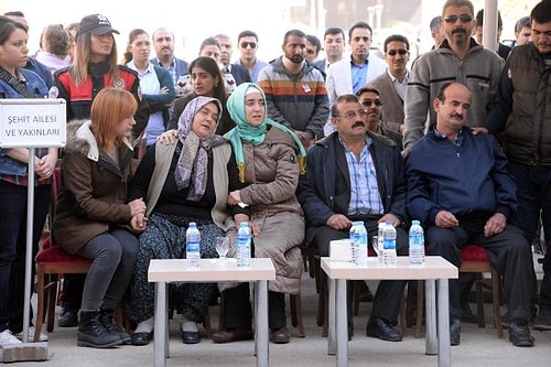 "Daha çok analar ağlar, daha çok canlar yakarsınız. Kardeş, kardeş yaşayın..."