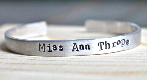 18. Браслет, на котором написано твое «истинное» имя.