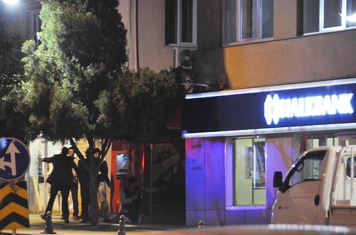 4 rehine ikinci kattan atladı, bazılarını da soyguncu bıraktı