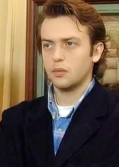 Komiser Tayfun (Okan Yalabık)