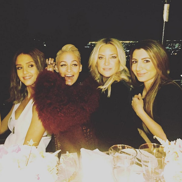11. Николь Ричи и её подруги устроили девичник.