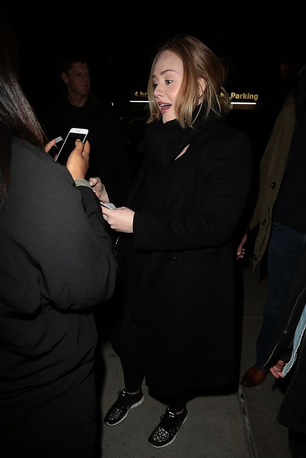 А тут, чтобы сделать удивленное личико, как на этой фото.