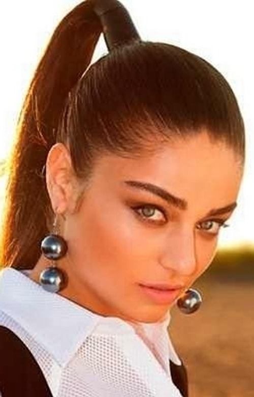 Jamie(Mila Kunis) / Ayça Ayşin Turan