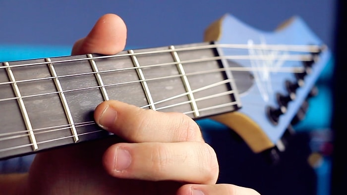 Müzik Yapmak O Kadar da Zor Değil: Tek Perde Kullanılarak Ortaya Çıkan Enfes Performans