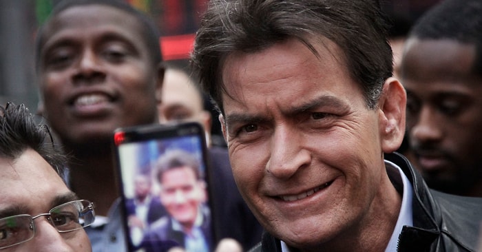 Charlie Sheen Açıkladı: Evet, HIV Pozitifim