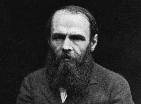 Fyodor Mihayloviç Dostoyevski, edebiyata muazzam bir yenilik getirmiştir: Çok sesli ya da "karnavalesk" olarak adlandırılan, her bir roman kişisinin farklı bir fikri eşit güçte savunduğu felsefî kitaplar yazmayı başarmıştır.