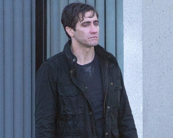 8. После похода в магазин твоя мама и сестра занимают передние сидения в машине, и тебе ничего не остается, как сидеть на заднем, заваленным покупками, сидение.