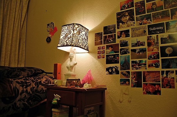 Настенный уголок из фото