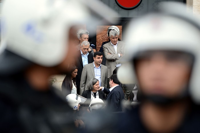 Demirtaş'ın Makam Aracına Silahlı Saldırı Muamması