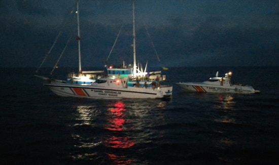 Çanakkale'de Bir Teknede 84 Kaçak Göçmen Yakalandı