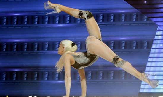 На грузинском шоу талантов девушка взорвала зал своим танцем!