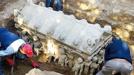 İznik'te Bulunan 7 Tonluk Lahit Müzeye Taşındı