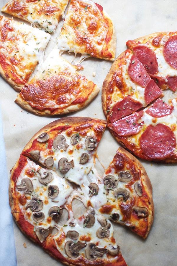 14. Biraz daha kolaya kaçayım derseniz minik tırnak pizzalara ne dersiniz?