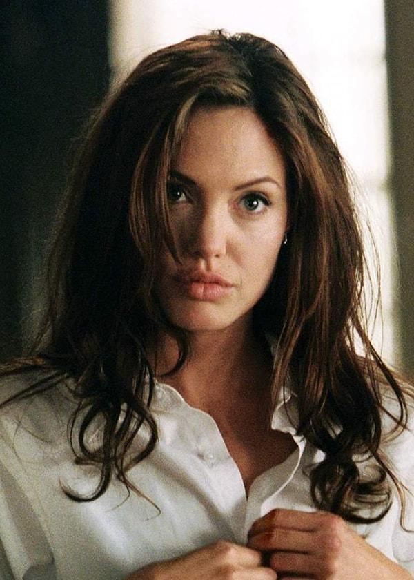 3. Angelina Jolie (20-30-40)