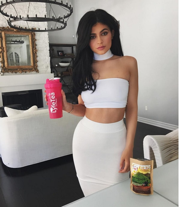 1. Ты ДЕЙСВИТЕЛЬНО пьешь “Lyfe Tea”…?