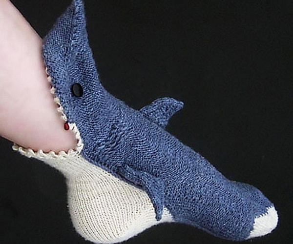 2. Köpek balığı çorap