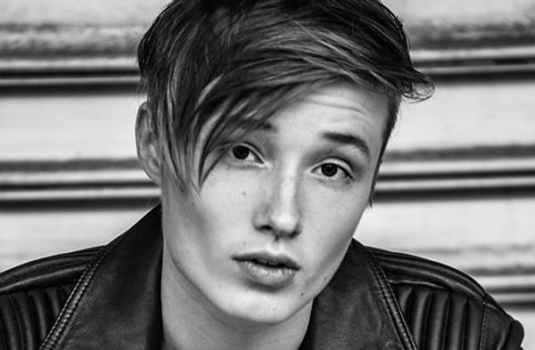 Исак Эллиот