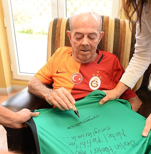 Nobel Ödüllü Aziz Sancar Artık Galatasaray Üyesi