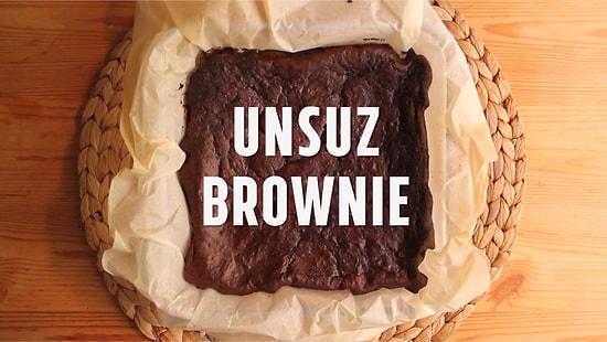 Evde Un Yok Diye Üzülmeyin, Çayın Yanına Unsuz Brownie Yapabilirsiniz!