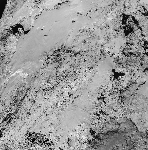 14. 8 kilometre uzaklıktan Rosetta Görevi sırasında yakalanmış bir kuyruklu yıldız.