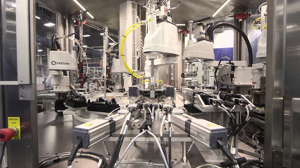 Valve'in Steam Kontrolcüsü Fabrikası Kapılarını Halka Açtı