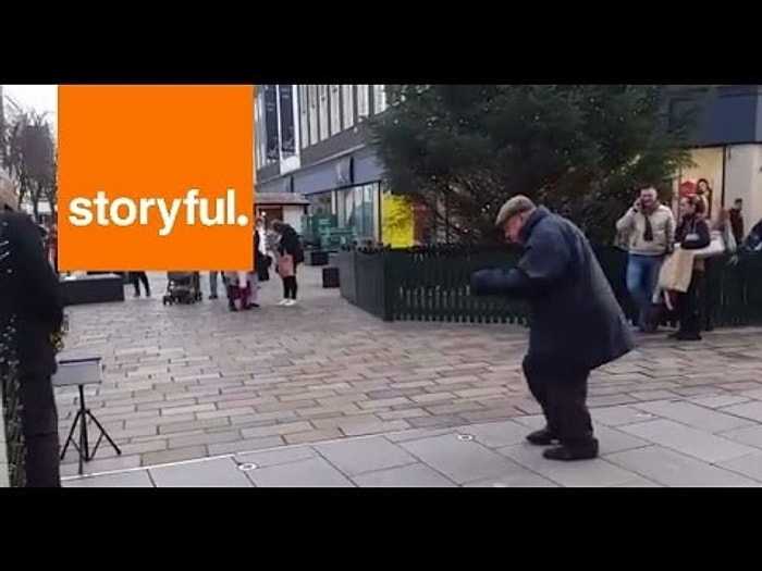 Saksafon Eşliğinde Sokakta Dans Eden Tontiş Amca Sevimliliği Diye Bir Şey Var!