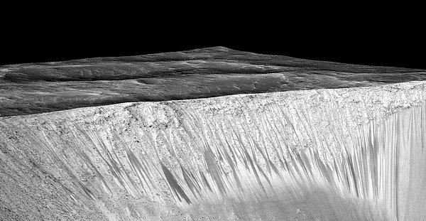 22. NASA'dan Mars'ta su bulunduğuna dair heyecanlandıran açıklama