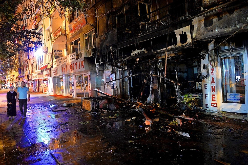 8-9 Eylül - HDP Binaları ve Kürt Kökenli Vatandaşlara Ait İş Yerleri Ateşe Verildi