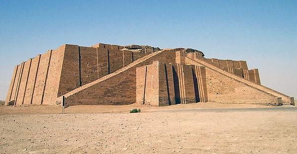 1. Sümerler, Mezopotamya’ya yaklaşık olarak M.Ö. 3500’lerden sonra gelmeye başlamıştır.