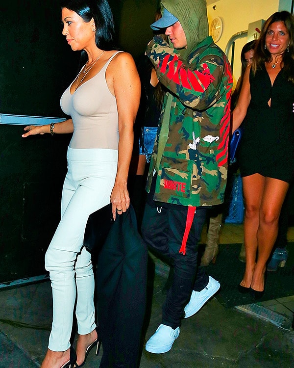 Сначала все подумали, что на снимке Кортни Кардашьян.