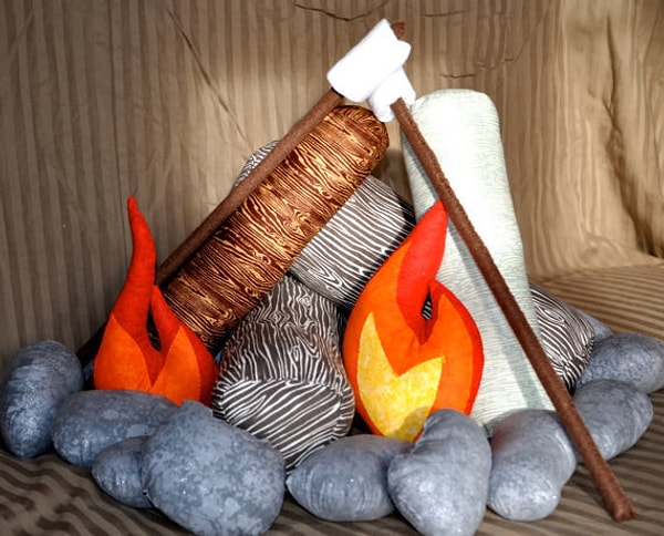 20. Или не такой горячий, зато много более очаровательный плюшевый каминчик.