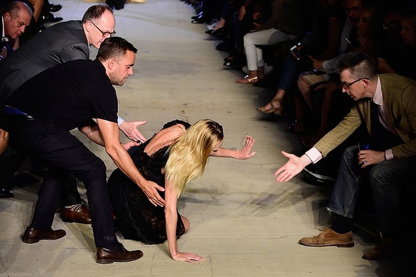 4. Вспомним инцидент, произошедший с топ-моделью Кэндис Свейнпол.