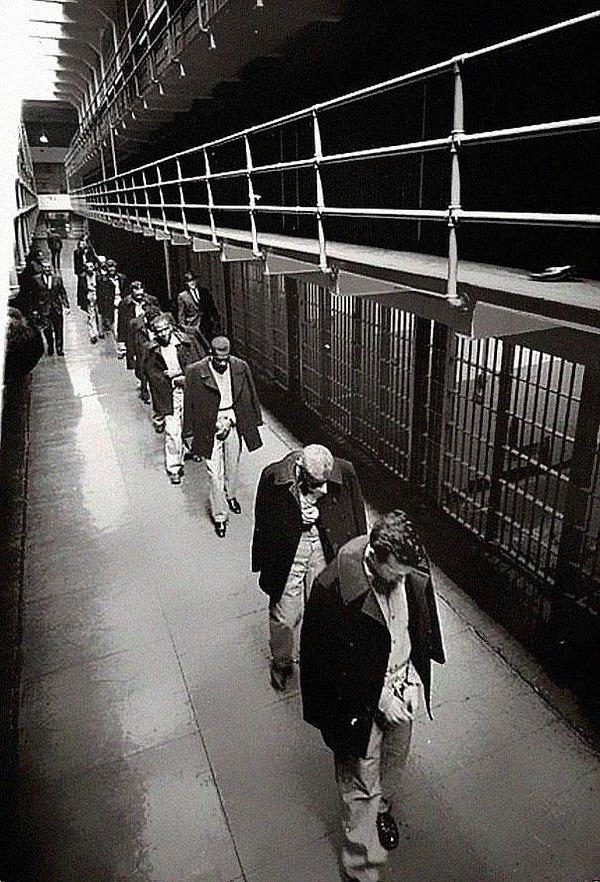 8. Alcatraz hapishanesinden ayrılan son mahkumlar, 1963.