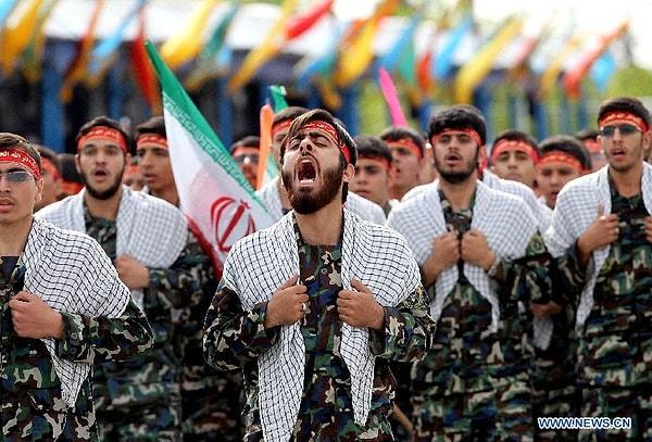 İran ordusu Kızılay meydanında!