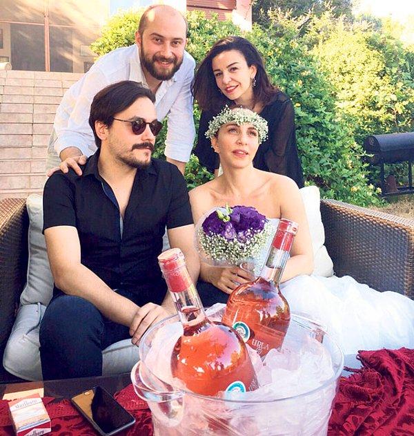 Biz daha "Bu aşk nasıl biter?" sorusunun cevabını ararken, Sertab Erener'in bu yaz gitarist Emre Kula ile evlendiğini öğrendik.
