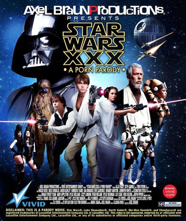 Star Wars hayranlarının uzun süredir beklediği serinin son filmi 'The Force Awakens' sonunda vizyona girdi.